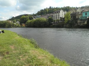 La Moselle... en 23 ans de vie à Épinal (ou presque) je ne l'avais jamais vu aussi haute